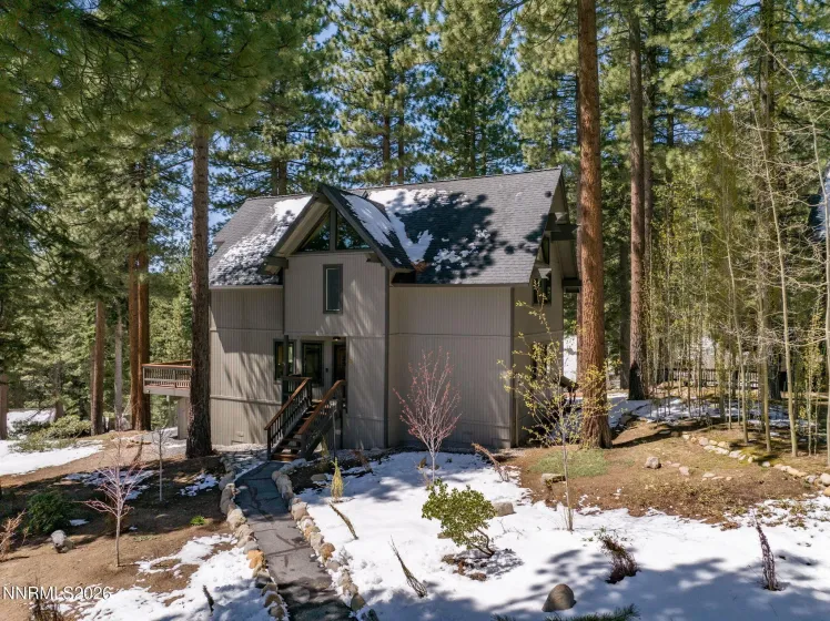 949 Dana, Incline Village, Nevada 89451, 3 Bedrooms Bedrooms, ,2 BathroomsBathrooms,Residential,Residential,Dana,260004741