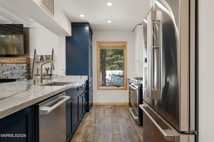 949 Dana, Incline Village, Nevada 89451, 3 Bedrooms Bedrooms, ,2 BathroomsBathrooms,Residential,Residential,Dana,260004741