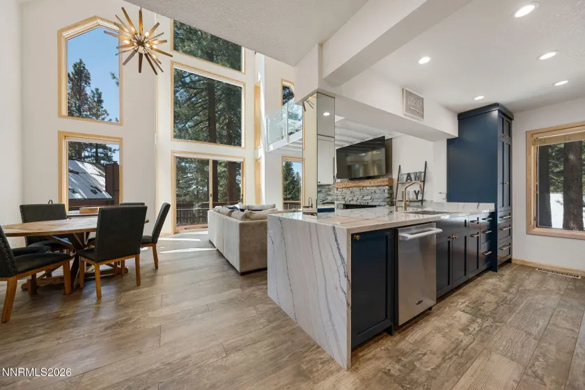 949 Dana, Incline Village, Nevada 89451, 3 Bedrooms Bedrooms, ,2 BathroomsBathrooms,Residential,Residential,Dana,260004741