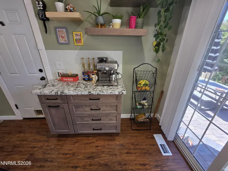 1390 Elges, Gardnerville, Nevada 89410, 3 Bedrooms Bedrooms, ,2 BathroomsBathrooms,Residential,Residential,Elges,260004745