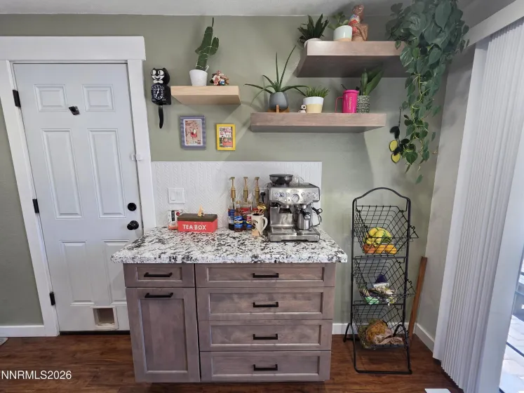 1390 Elges, Gardnerville, Nevada 89410, 3 Bedrooms Bedrooms, ,2 BathroomsBathrooms,Residential,Residential,Elges,260004745