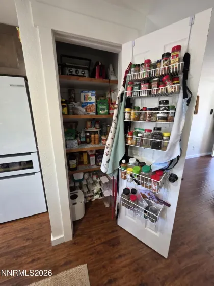 1390 Elges, Gardnerville, Nevada 89410, 3 Bedrooms Bedrooms, ,2 BathroomsBathrooms,Residential,Residential,Elges,260004745