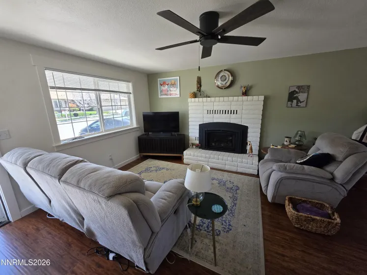 1390 Elges, Gardnerville, Nevada 89410, 3 Bedrooms Bedrooms, ,2 BathroomsBathrooms,Residential,Residential,Elges,260004745