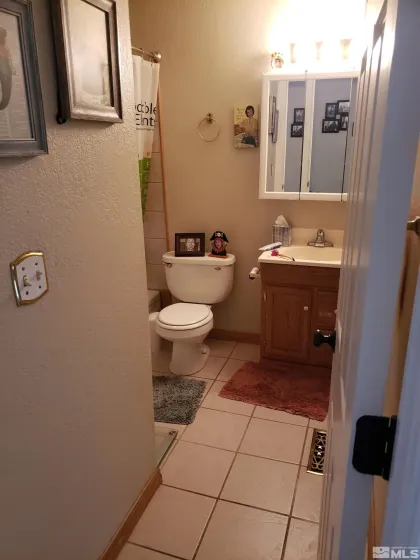 1390 Elges, Gardnerville, Nevada 89410, 3 Bedrooms Bedrooms, ,2 BathroomsBathrooms,Residential,Residential,Elges,260004745