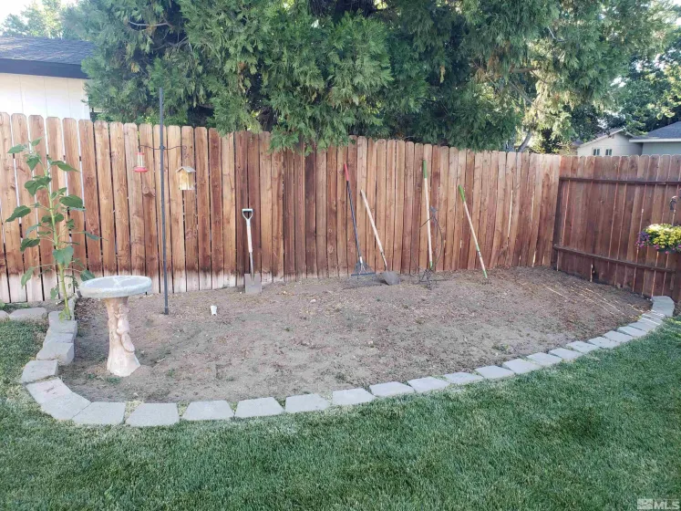 1390 Elges, Gardnerville, Nevada 89410, 3 Bedrooms Bedrooms, ,2 BathroomsBathrooms,Residential,Residential,Elges,260004745