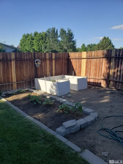 1390 Elges, Gardnerville, Nevada 89410, 3 Bedrooms Bedrooms, ,2 BathroomsBathrooms,Residential,Residential,Elges,260004745