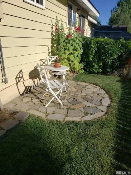 1390 Elges, Gardnerville, Nevada 89410, 3 Bedrooms Bedrooms, ,2 BathroomsBathrooms,Residential,Residential,Elges,260004745