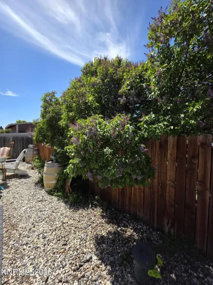 1390 Elges, Gardnerville, Nevada 89410, 3 Bedrooms Bedrooms, ,2 BathroomsBathrooms,Residential,Residential,Elges,260004745