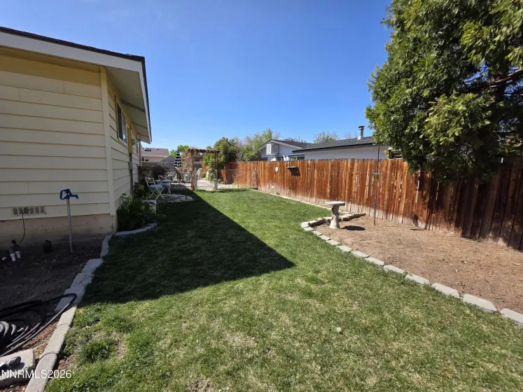 1390 Elges, Gardnerville, Nevada 89410, 3 Bedrooms Bedrooms, ,2 BathroomsBathrooms,Residential,Residential,Elges,260004745