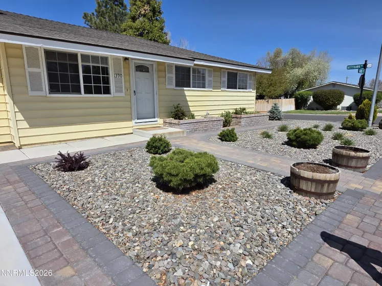 1390 Elges, Gardnerville, Nevada 89410, 3 Bedrooms Bedrooms, ,2 BathroomsBathrooms,Residential,Residential,Elges,260004745