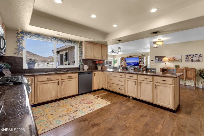 55 Geraldine, Sparks, Nevada 89441, 4 Bedrooms Bedrooms, ,3 BathroomsBathrooms,Residential,Residential,Geraldine,260004746