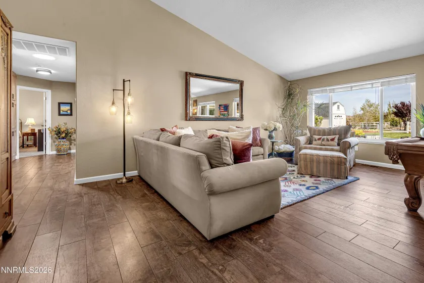 55 Geraldine, Sparks, Nevada 89441, 4 Bedrooms Bedrooms, ,3 BathroomsBathrooms,Residential,Residential,Geraldine,260004746