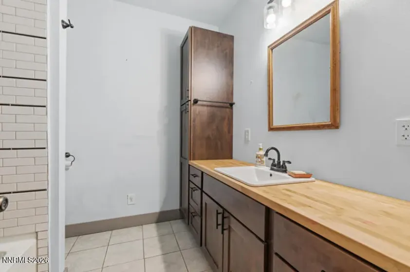 1401 Nevada 208, Yerington, Nevada 89447, 3 Bedrooms Bedrooms, ,2 BathroomsBathrooms,Residential,Residential,Nevada 208,260004747