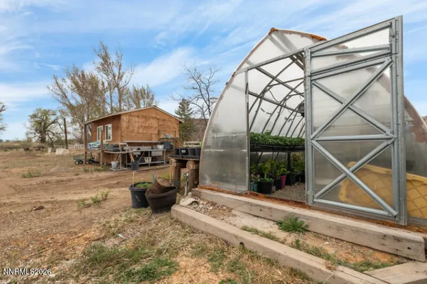 1401 Nevada 208, Yerington, Nevada 89447, 3 Bedrooms Bedrooms, ,2 BathroomsBathrooms,Residential,Residential,Nevada 208,260004747