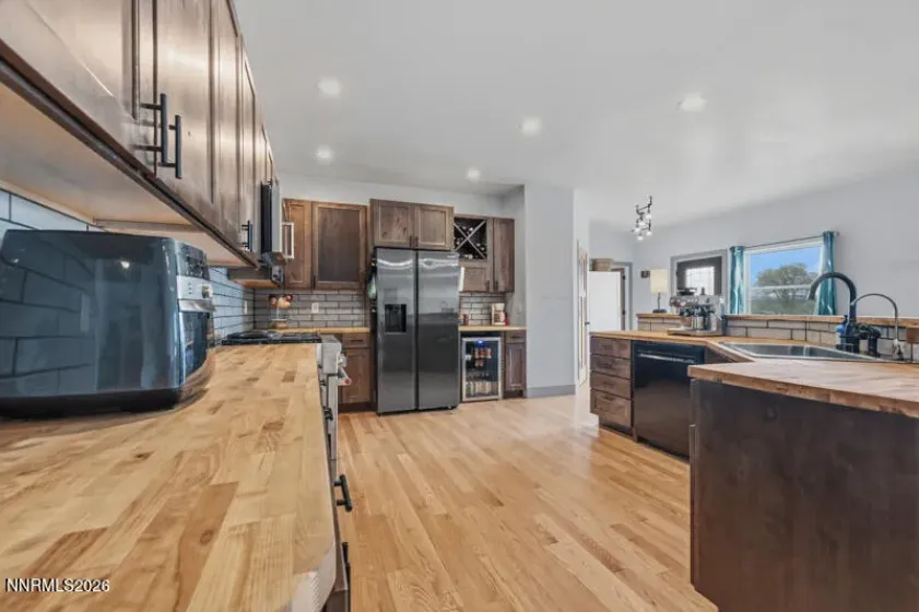 1401 Nevada 208, Yerington, Nevada 89447, 3 Bedrooms Bedrooms, ,2 BathroomsBathrooms,Residential,Residential,Nevada 208,260004747