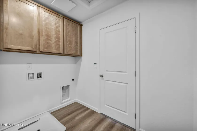8480 Endor, Reno, Nevada 89506, 3 Bedrooms Bedrooms, ,3 BathroomsBathrooms,Residential,Residential,Endor,0,260004749