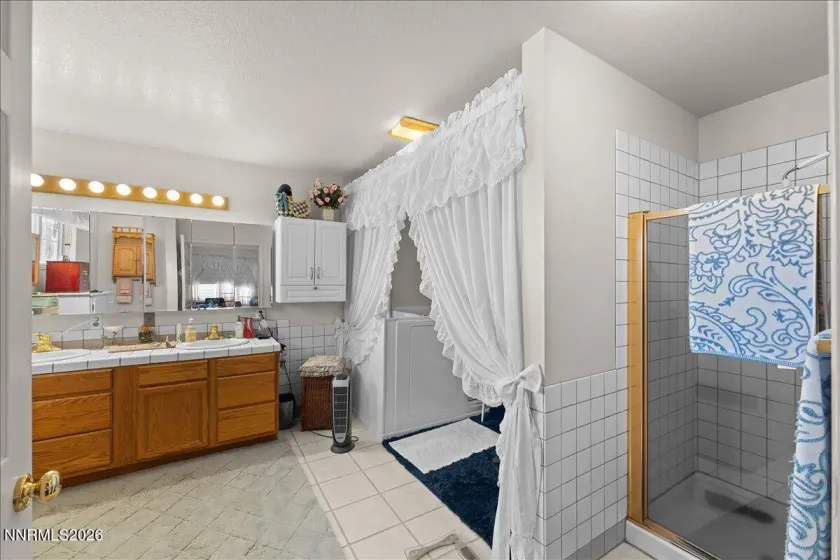 11250 Osage, Reno, Nevada 89508, 4 Bedrooms Bedrooms, ,3 BathroomsBathrooms,Residential,Residential,Osage,260004759