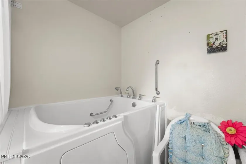 11250 Osage, Reno, Nevada 89508, 4 Bedrooms Bedrooms, ,3 BathroomsBathrooms,Residential,Residential,Osage,260004759