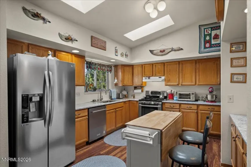 11250 Osage, Reno, Nevada 89508, 4 Bedrooms Bedrooms, ,3 BathroomsBathrooms,Residential,Residential,Osage,260004759