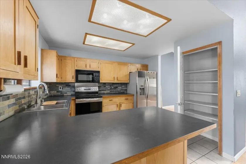 1689 Gregg, Carson City, Nevada 89701, 3 Bedrooms Bedrooms, ,2 BathroomsBathrooms,Residential,Residential,Gregg,260004771