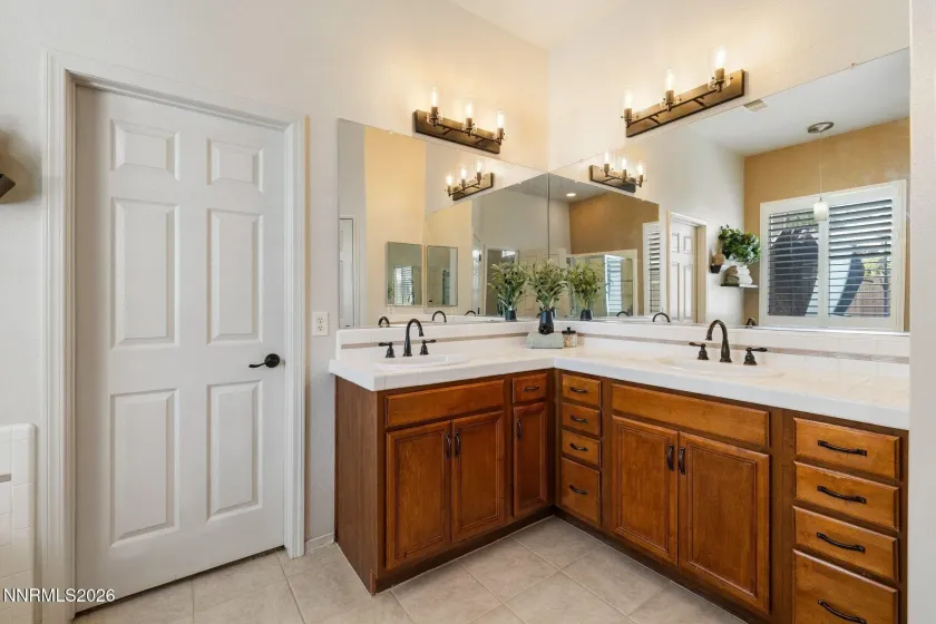 1414 Diamond Country, Reno, Nevada 89521, 4 Bedrooms Bedrooms, ,2 BathroomsBathrooms,Residential,Residential,Diamond Country,260004796