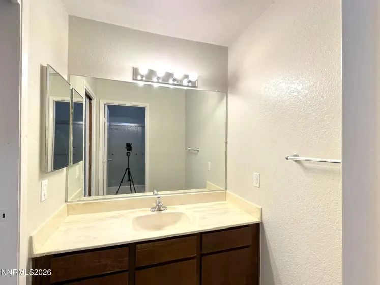 2124 Roundhouse, Sparks, Nevada 89431, 2 Bedrooms Bedrooms, ,2 BathroomsBathrooms,Residential,Residential,Roundhouse,260004800