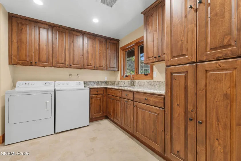 101 Meadow, Stateline, Nevada 89449, 3 Bedrooms Bedrooms, ,4 BathroomsBathrooms,Residential,Residential,Meadow,260004789