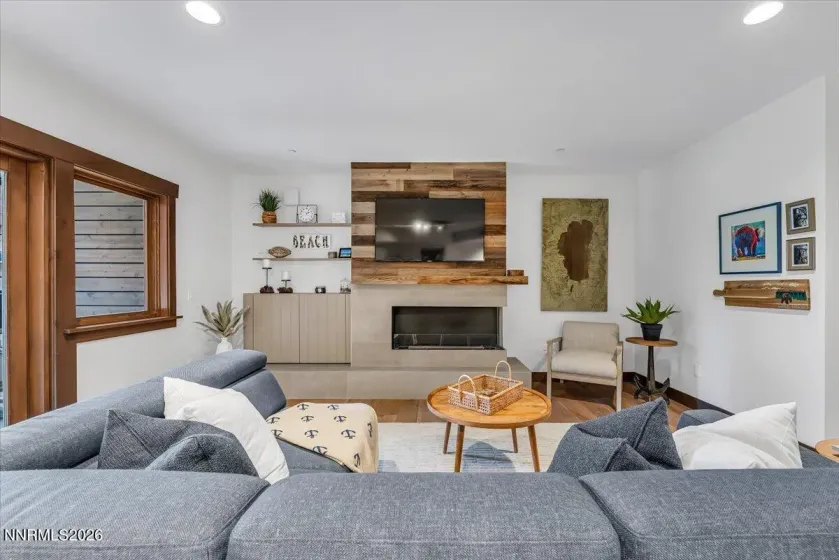 17 Beach Club, Stateline, Nevada 89449, 1 Bedroom Bedrooms, ,2 BathroomsBathrooms,Residential,Residential,Beach Club,260004802