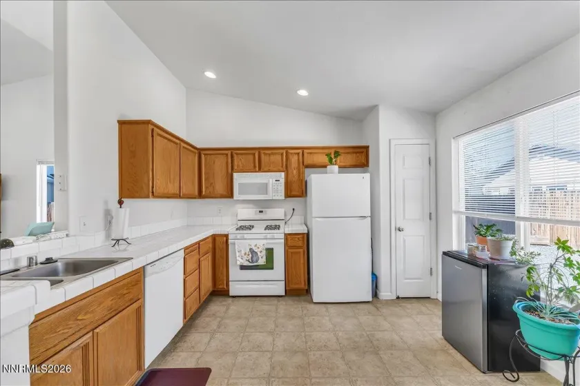 2202 Ellice, Fernley, Nevada 89408, 3 Bedrooms Bedrooms, ,2 BathroomsBathrooms,Residential,Residential,Ellice,260004816