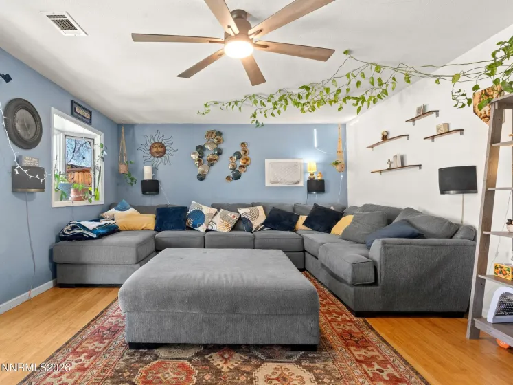 110 Sells, Sparks, Nevada 89431, 3 Bedrooms Bedrooms, ,2 BathroomsBathrooms,Residential,Residential,Sells,260004818