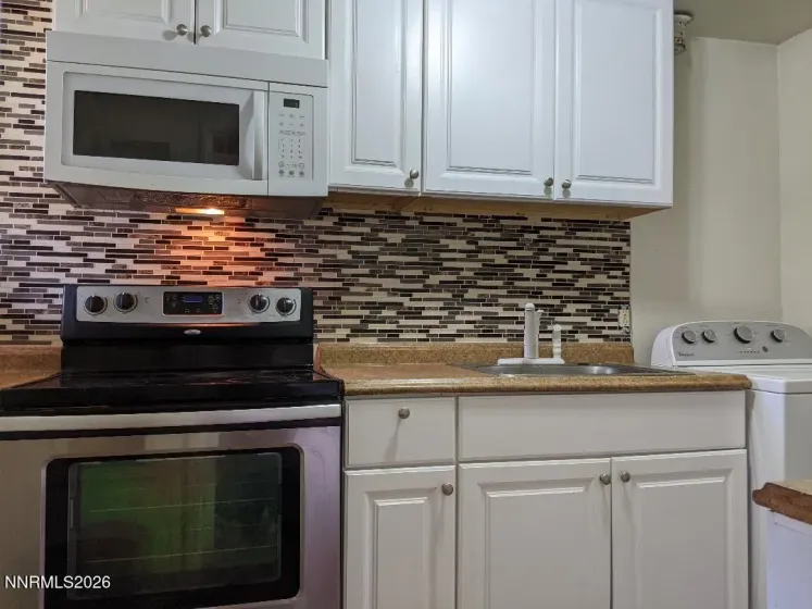 670 Denslowe, Reno, Nevada 89512, 8 Bedrooms Bedrooms, ,4 BathroomsBathrooms,Residential Income,Residential,Denslowe,0,260001931