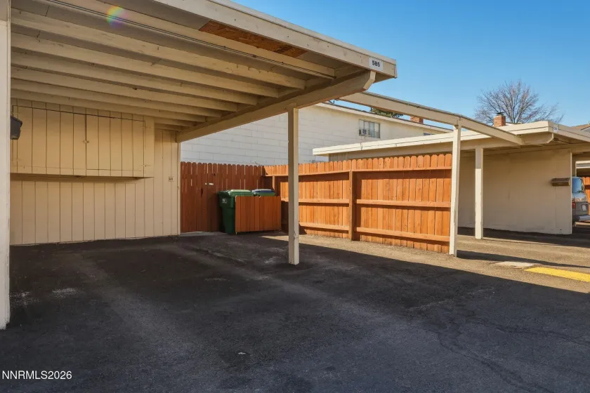 585 Smithridge, Reno, Nevada 89502, 2 Bedrooms Bedrooms, ,2 BathroomsBathrooms,Residential,Residential,Smithridge,260003779