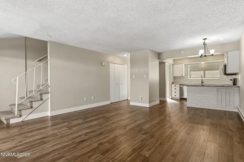 585 Smithridge, Reno, Nevada 89502, 2 Bedrooms Bedrooms, ,2 BathroomsBathrooms,Residential,Residential,Smithridge,260003779