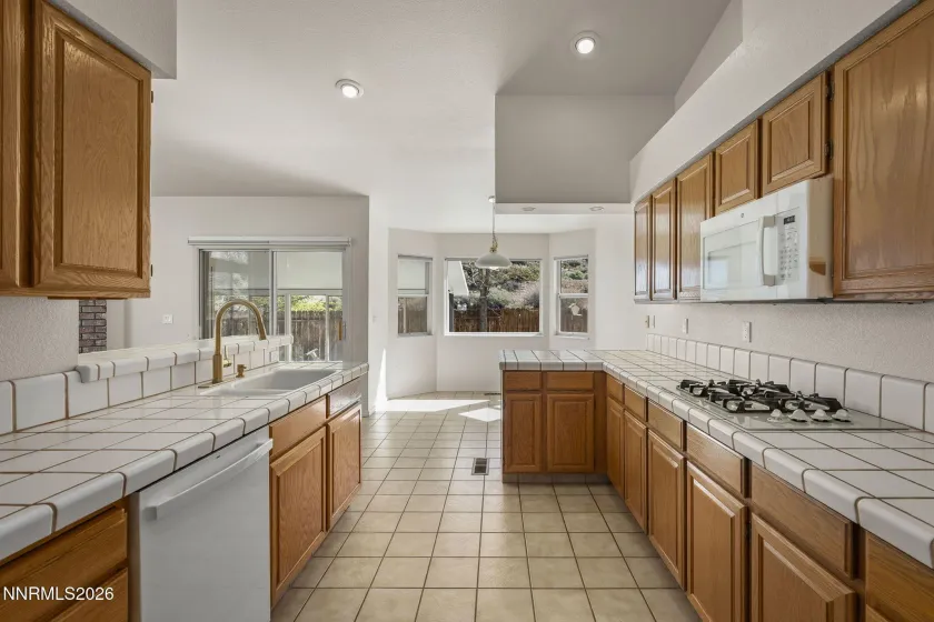 4706 Vista Mountain, Sparks, Nevada 89436, 3 Bedrooms Bedrooms, ,3 BathroomsBathrooms,Residential,Residential,Vista Mountain,260004828