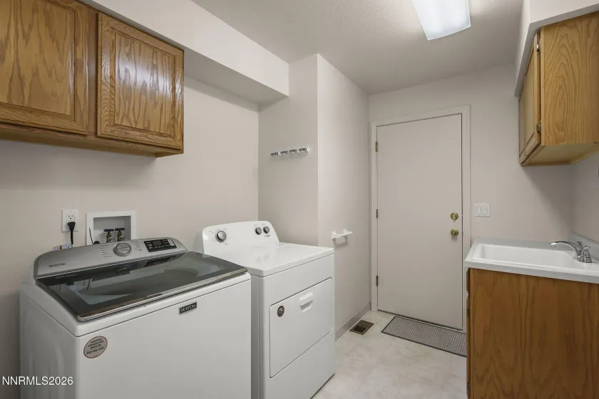 4706 Vista Mountain, Sparks, Nevada 89436, 3 Bedrooms Bedrooms, ,3 BathroomsBathrooms,Residential,Residential,Vista Mountain,260004828