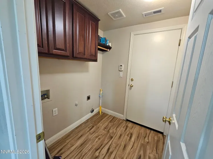 6141 Black Gypsum, Sparks, Nevada 89436, 2 Bedrooms Bedrooms, ,3 BathroomsBathrooms,Residential Lease,Manufactured,Black Gypsum,260004835