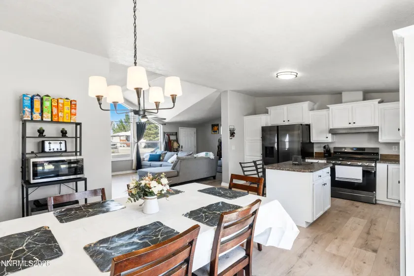 3320 Moon, Winnemucca, Nevada 89445, 3 Bedrooms Bedrooms, ,2 BathroomsBathrooms,Residential,Residential,Moon,260004837