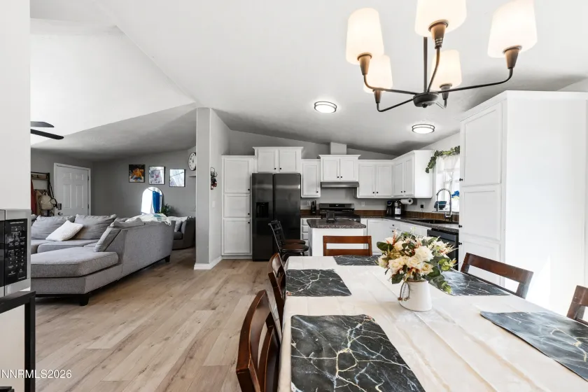 3320 Moon, Winnemucca, Nevada 89445, 3 Bedrooms Bedrooms, ,2 BathroomsBathrooms,Residential,Residential,Moon,260004837