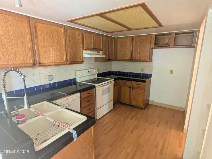 795 Kingston, Reno, Nevada 89511, 2 Bedrooms Bedrooms, ,2 BathroomsBathrooms,Residential,Residential,Kingston,260004838