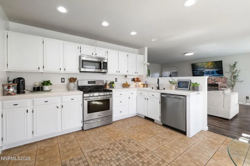 1025 Country Ridge, Sparks, Nevada 89434, 4 Bedrooms Bedrooms, ,3 BathroomsBathrooms,Residential,Residential,Country Ridge,260004841