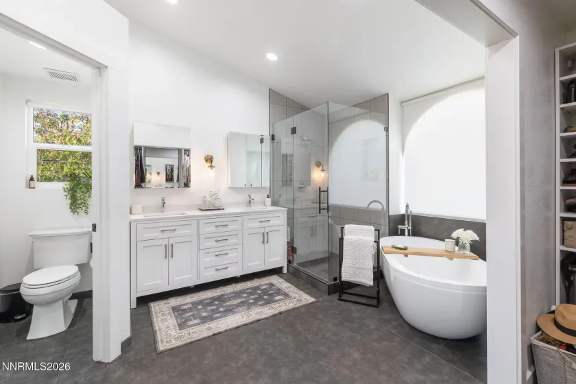 1025 Country Ridge, Sparks, Nevada 89434, 4 Bedrooms Bedrooms, ,3 BathroomsBathrooms,Residential,Residential,Country Ridge,260004841