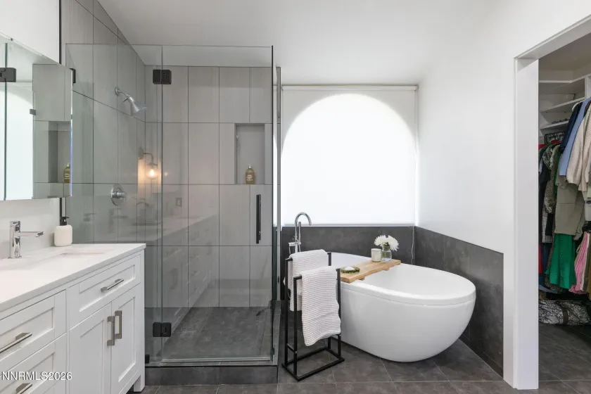 1025 Country Ridge, Sparks, Nevada 89434, 4 Bedrooms Bedrooms, ,3 BathroomsBathrooms,Residential,Residential,Country Ridge,260004841