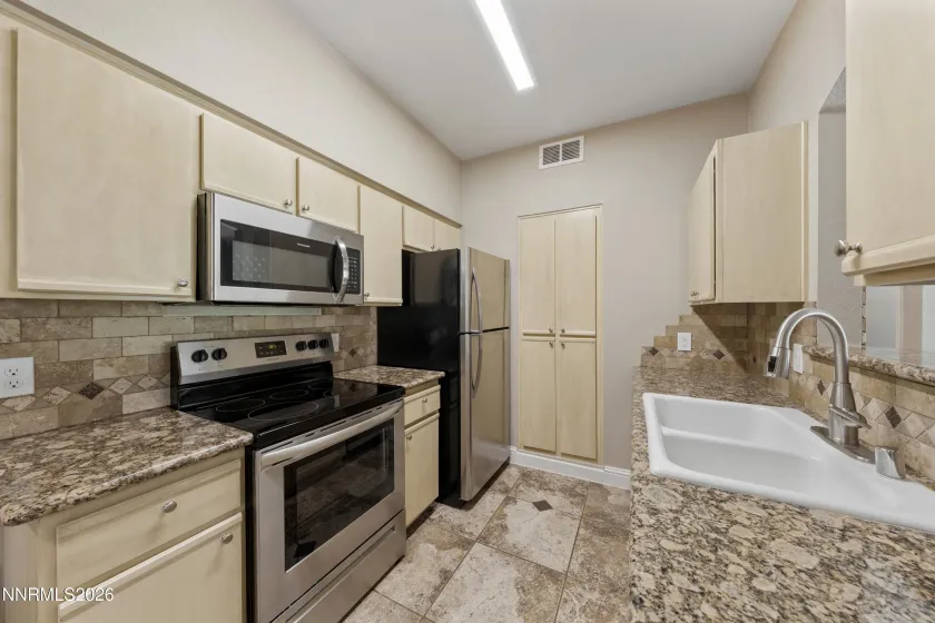 6850 Sharlands, Reno, Nevada 89523, 1 Bedroom Bedrooms, ,1 BathroomBathrooms,Residential,Residential,Sharlands,260004844