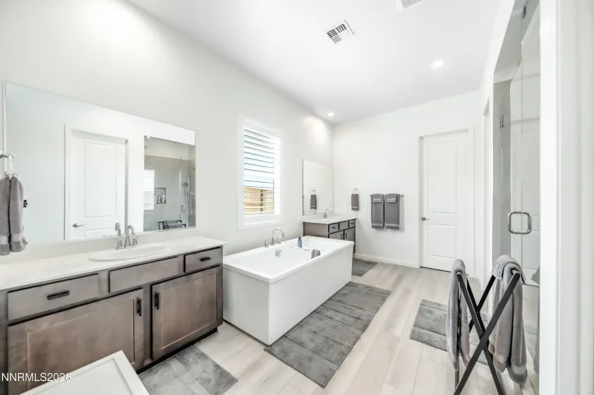 11426 Wildcat Peak, Sparks, Nevada 89441, 3 Bedrooms Bedrooms, ,4 BathroomsBathrooms,Residential,Residential,Wildcat Peak,260004846