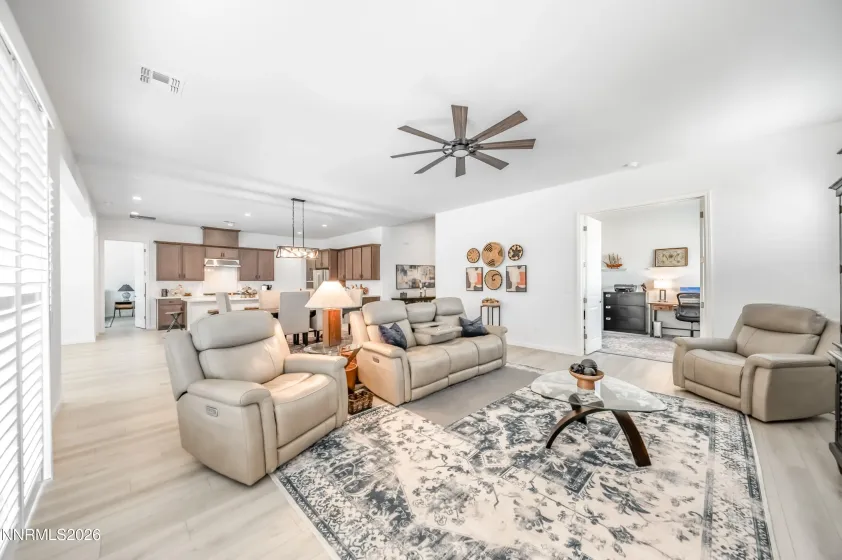 11426 Wildcat Peak, Sparks, Nevada 89441, 3 Bedrooms Bedrooms, ,4 BathroomsBathrooms,Residential,Residential,Wildcat Peak,260004846