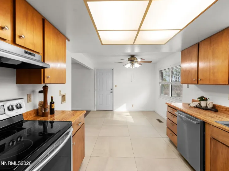 10675 Deodar, Reno, Nevada 89506, 3 Bedrooms Bedrooms, ,2 BathroomsBathrooms,Residential,Residential,Deodar,260003941