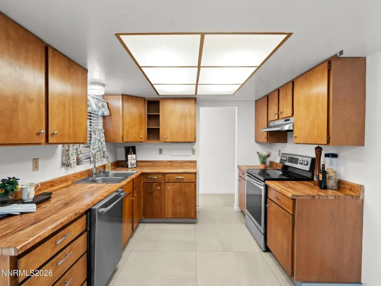 10675 Deodar, Reno, Nevada 89506, 3 Bedrooms Bedrooms, ,2 BathroomsBathrooms,Residential,Residential,Deodar,260003941