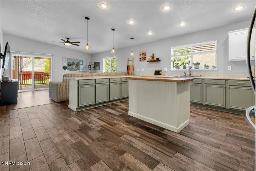 17900 Timber Grove, Reno, Nevada 89508, 3 Bedrooms Bedrooms, ,2 BathroomsBathrooms,Residential,Residential,Timber Grove,260004856