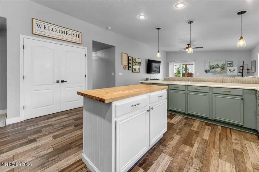 17900 Timber Grove, Reno, Nevada 89508, 3 Bedrooms Bedrooms, ,2 BathroomsBathrooms,Residential,Residential,Timber Grove,260004856