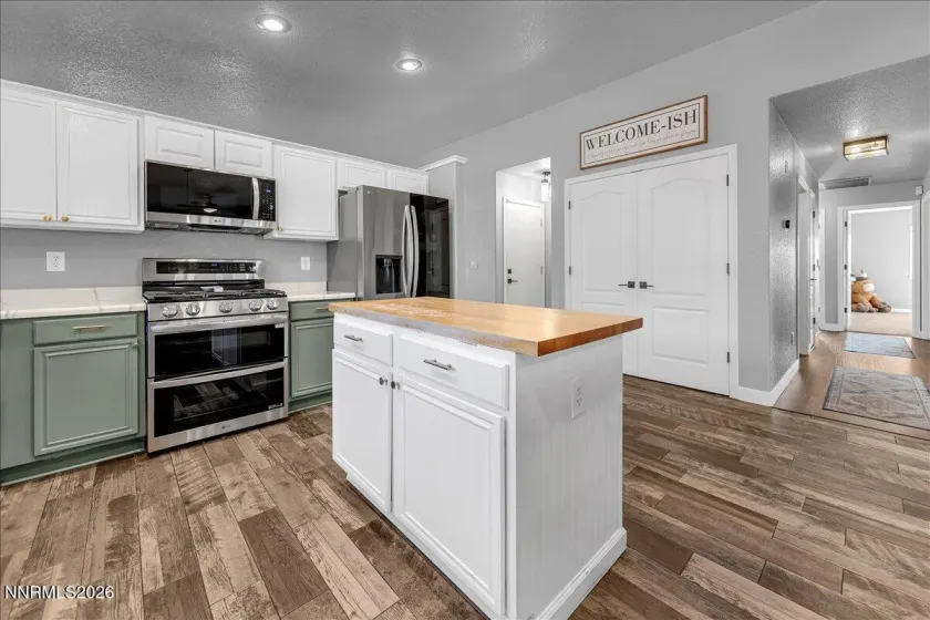 17900 Timber Grove, Reno, Nevada 89508, 3 Bedrooms Bedrooms, ,2 BathroomsBathrooms,Residential,Residential,Timber Grove,260004856